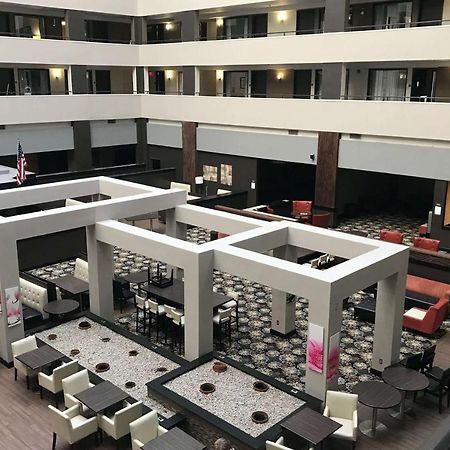 Ramada By Wyndham Southfield Hotel Exterior photo