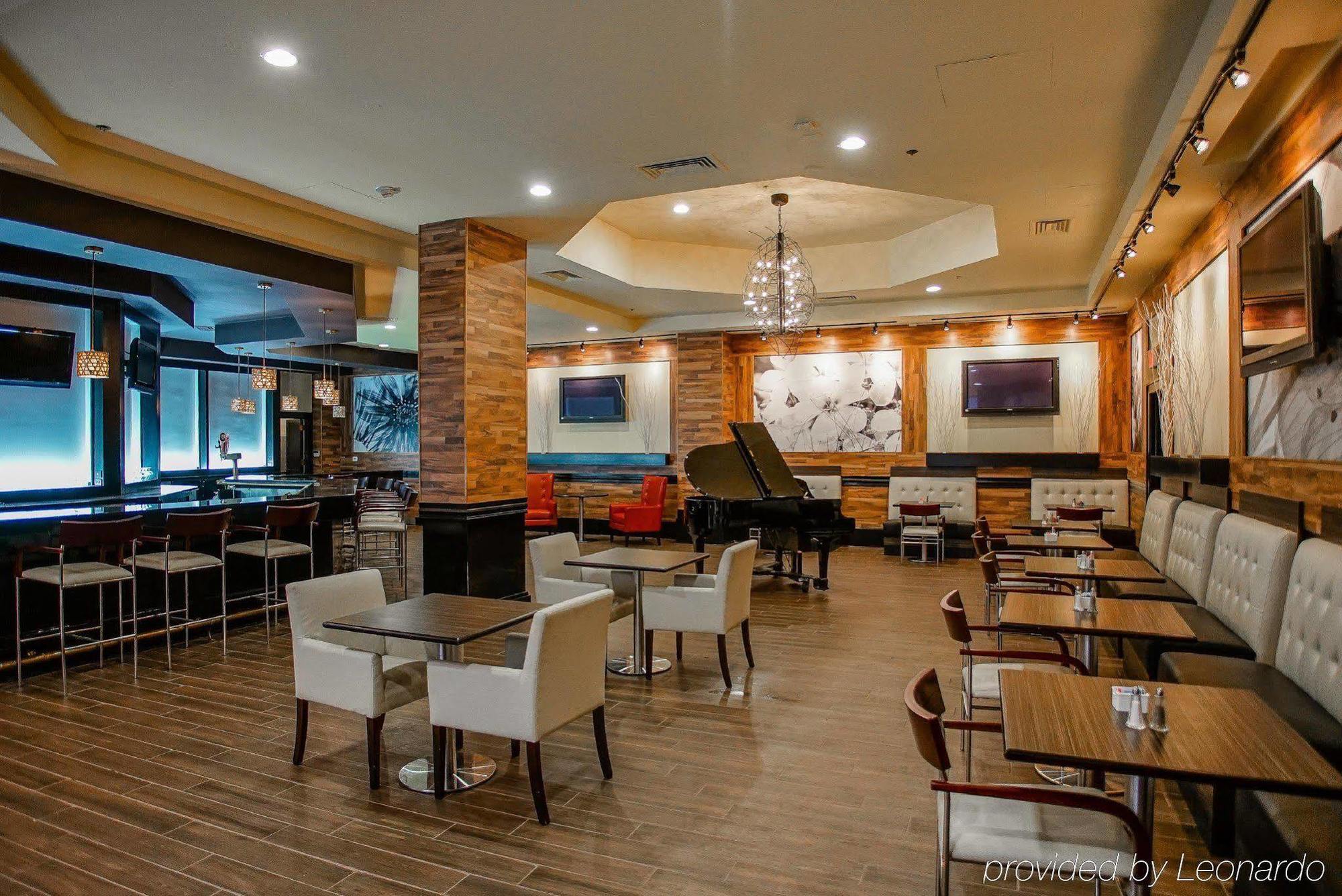 Ramada By Wyndham Southfield Hotel Exterior photo