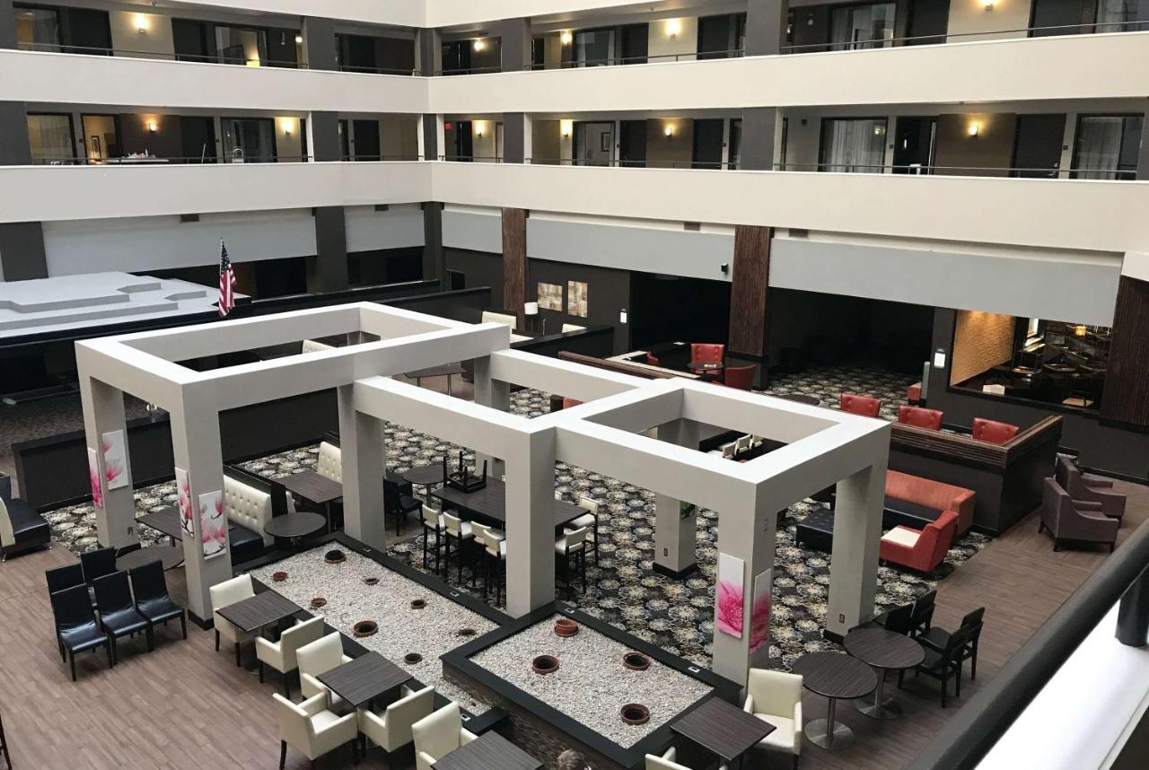 Ramada By Wyndham Southfield Hotel Exterior photo